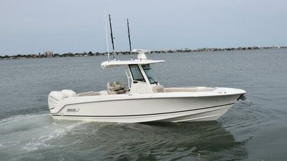 28' Boston Whaler 2019 Yacht For Sale